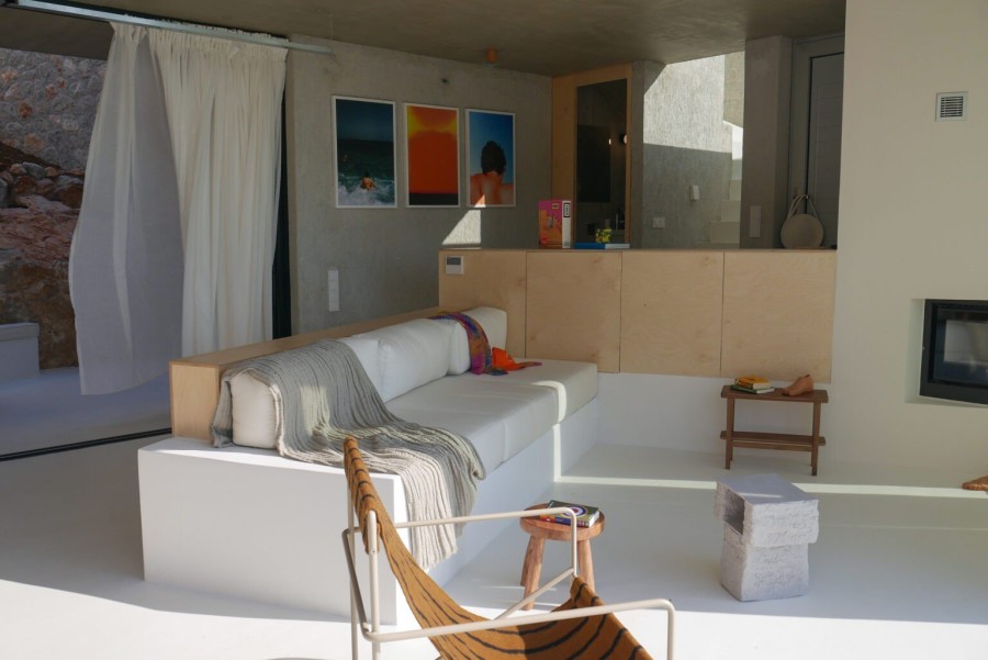 Mια εξοχική κατοικία στην Κορινθία γίνεται «ένα» με το περιβάλλοντα χώρο- Φωτογραφία 4