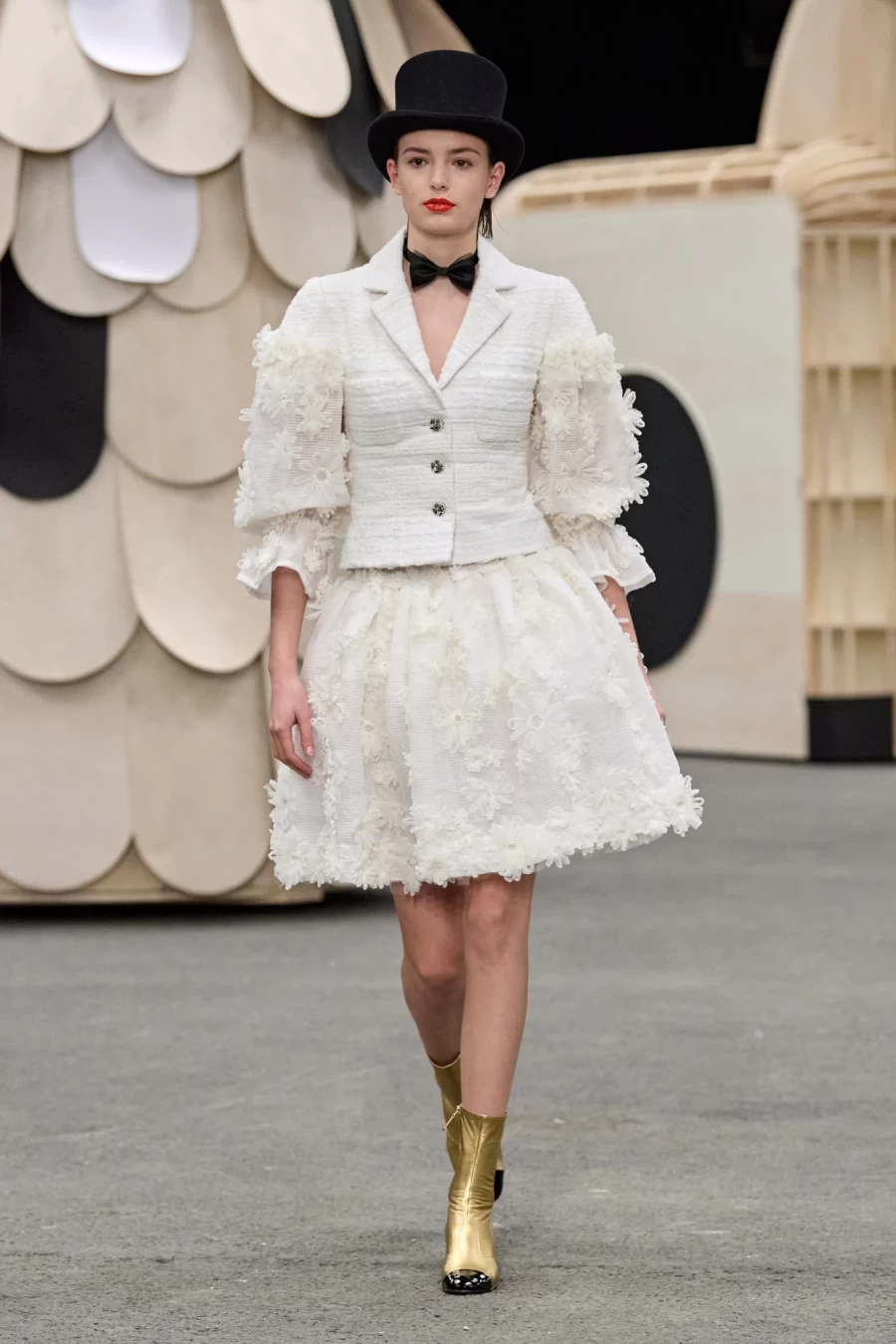 Η Chanel προσέφερε μία «παιχνιδιάρικη» νότα στην Haute Couture Fashion Week στο Παρίσι- Φωτογραφία 11