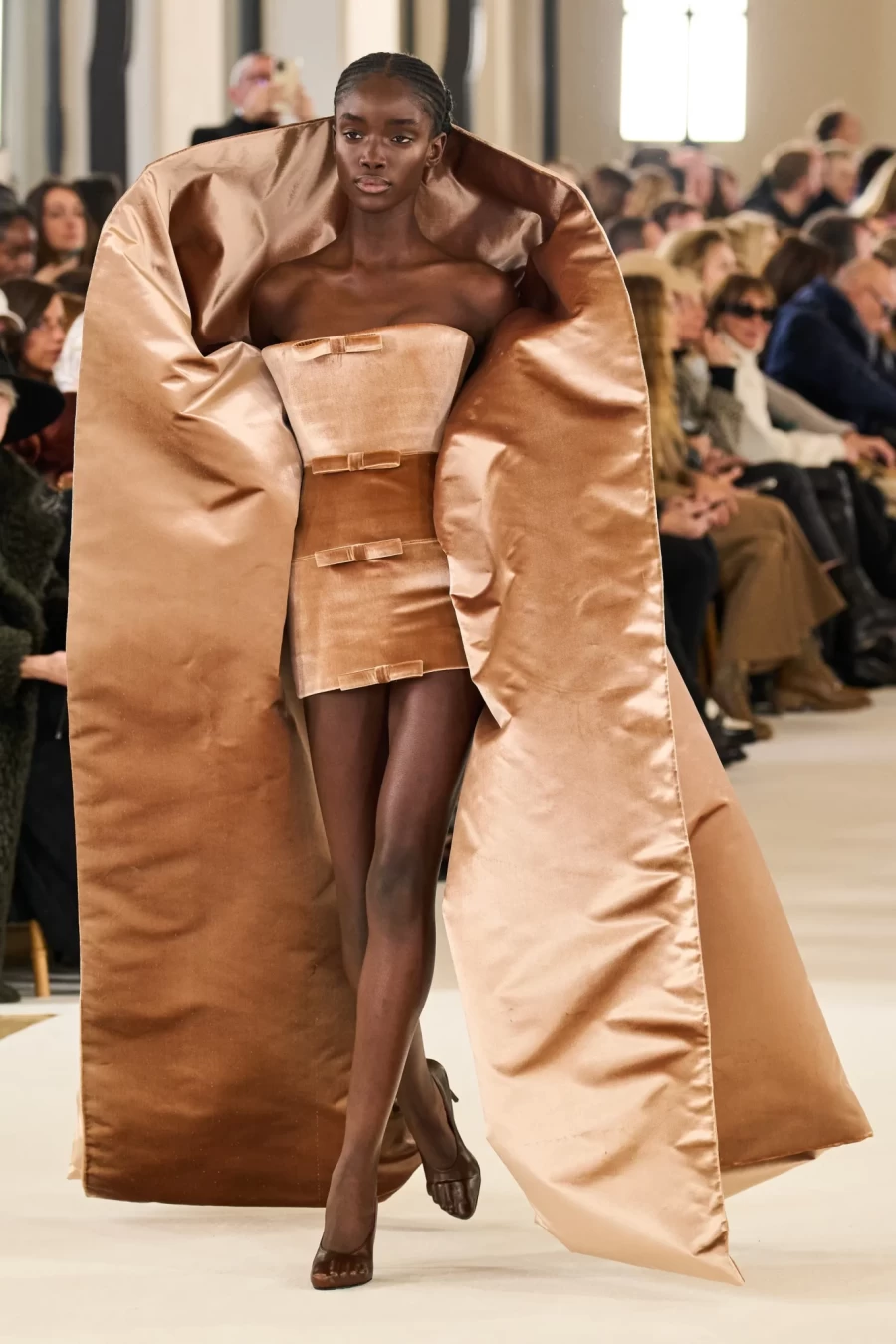 Paris Haute Couture: Dior και Schiaparelli άνοιξαν την Εβδομάδα Μόδας στο Παρίσι- Φωτογραφία 7