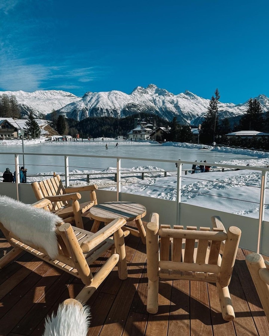  Louis Vuitton at St. Moritz: Μαγευτήκαμε από το ατμοσφαιρικό σκηνικό του winter pop-up του οίκου - Φωτογραφία 1