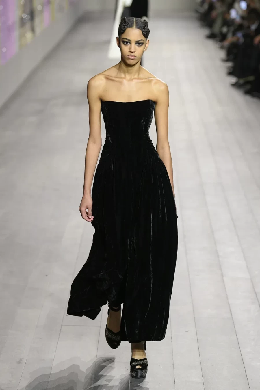 Paris Haute Couture: Dior και Schiaparelli άνοιξαν την Εβδομάδα Μόδας στο Παρίσι- Φωτογραφία 8