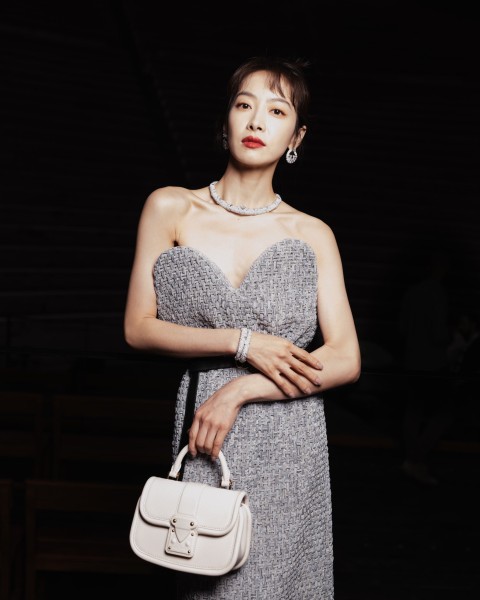 victoria-song-louis-vuitton-deep-time-d8NiS.jpg