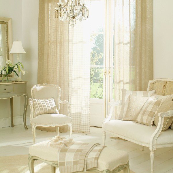 living-room-curtains-56a5ae8e5f9b58b7d0ddfb1c.jpg