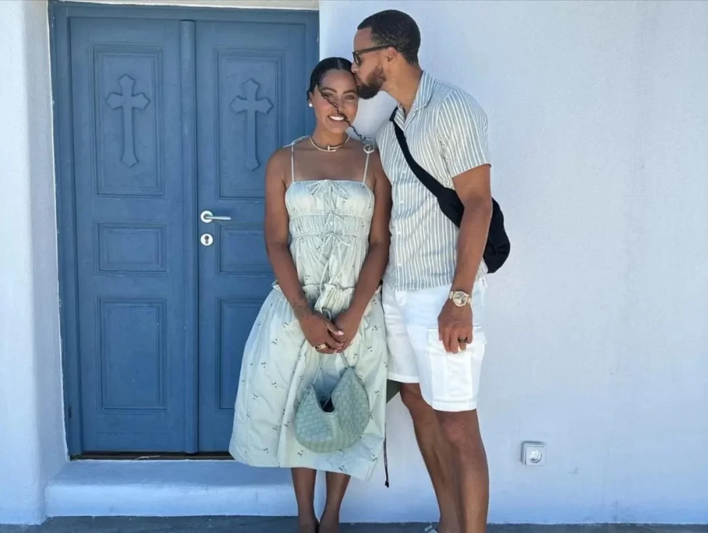 stephen-curry-santorini-credit-instagram-stephen-curry-1392x1049.webp