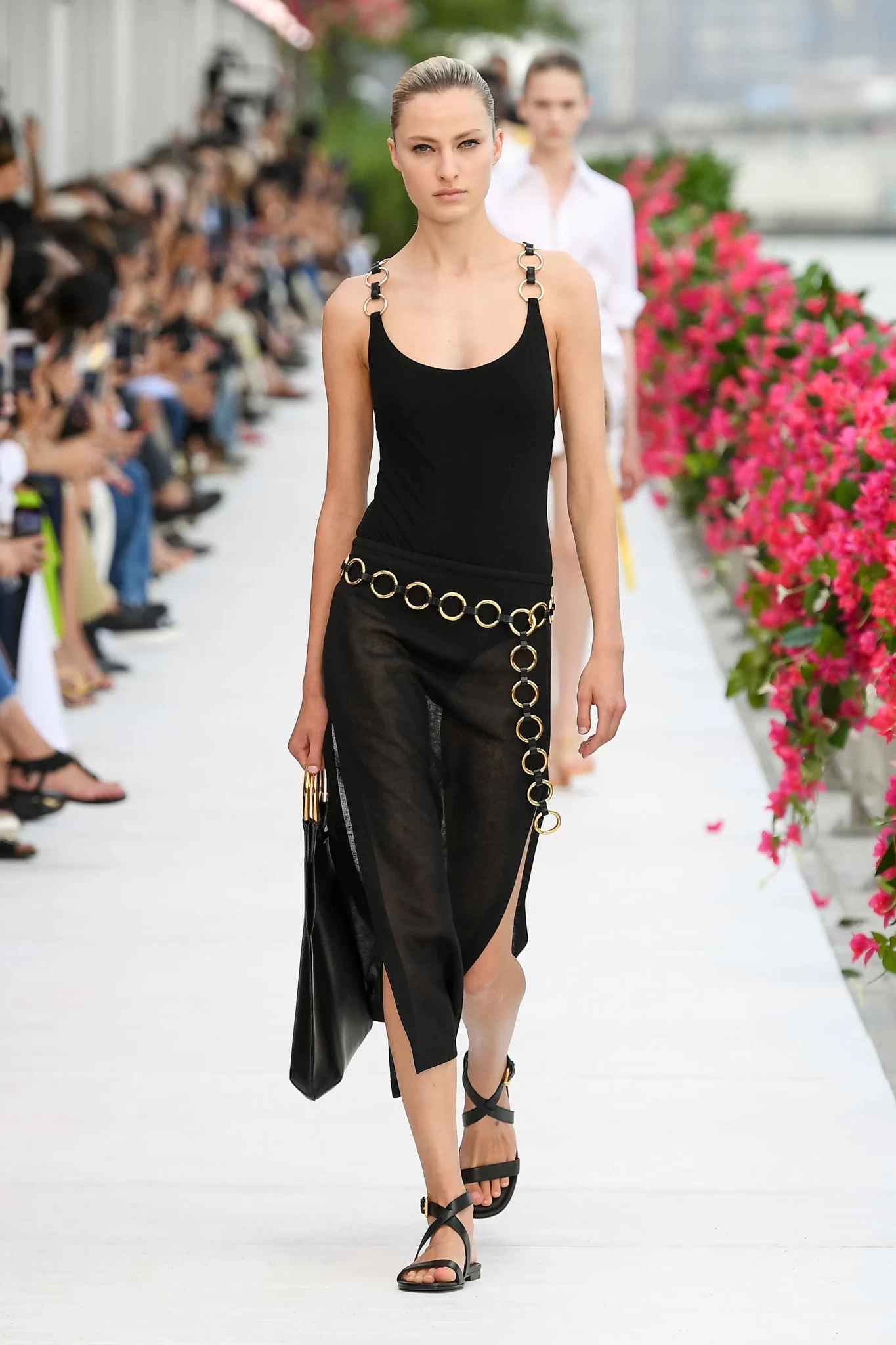 00006-michael-kors-collection-spring-2024-ready-to-wear-credit-gorunway.webp