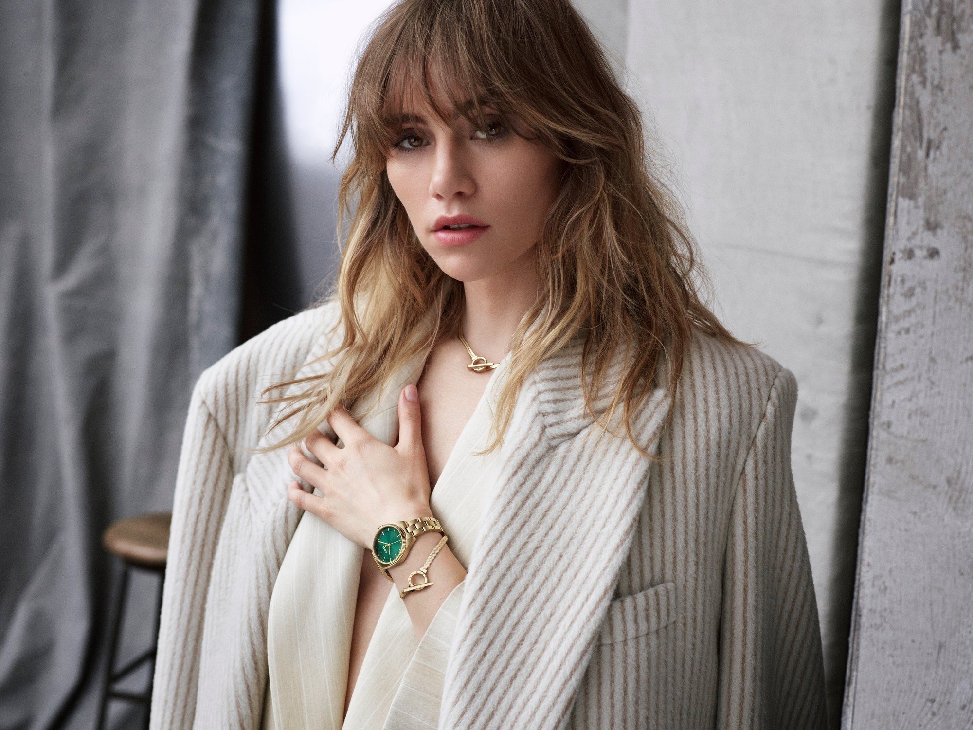 boss-fw23-global-campaign-suki-waterhouse-001-image-mid-res.jpeg