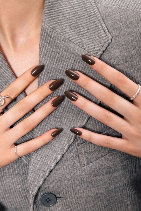 chololacte-brown-nails.jpg