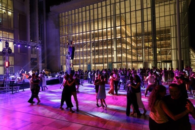 snfcc-social-ballroom-festival-photo-eftyhia-vlahou-768x512-vDnUV.jpg