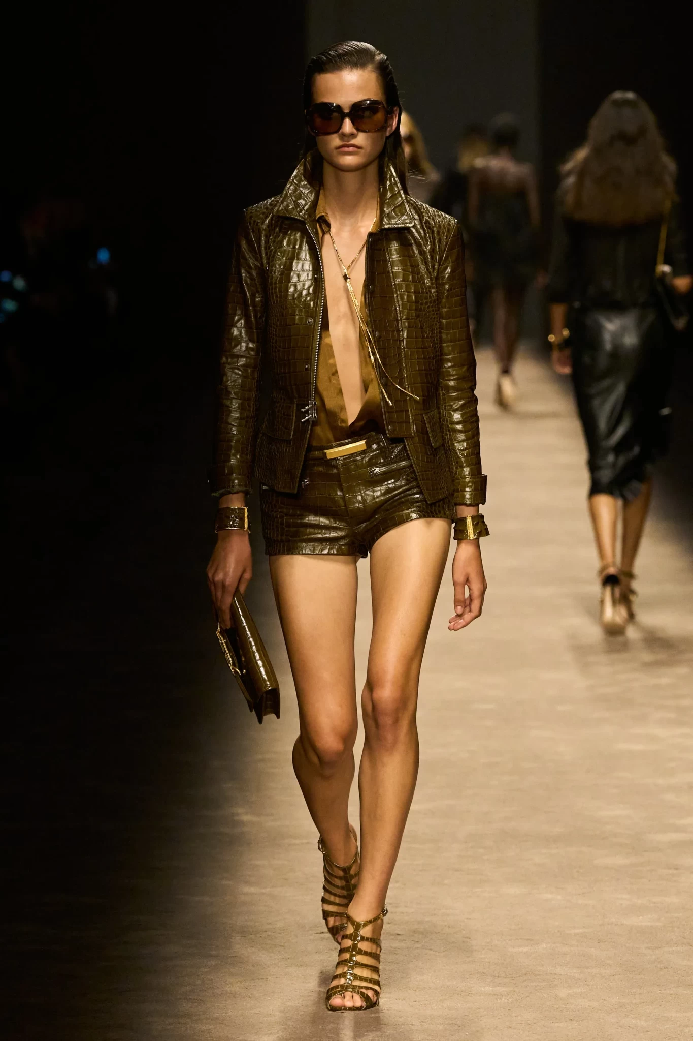 00011-tom-ford-spring-2024-ready-to-wear-credit-gorunway.webp