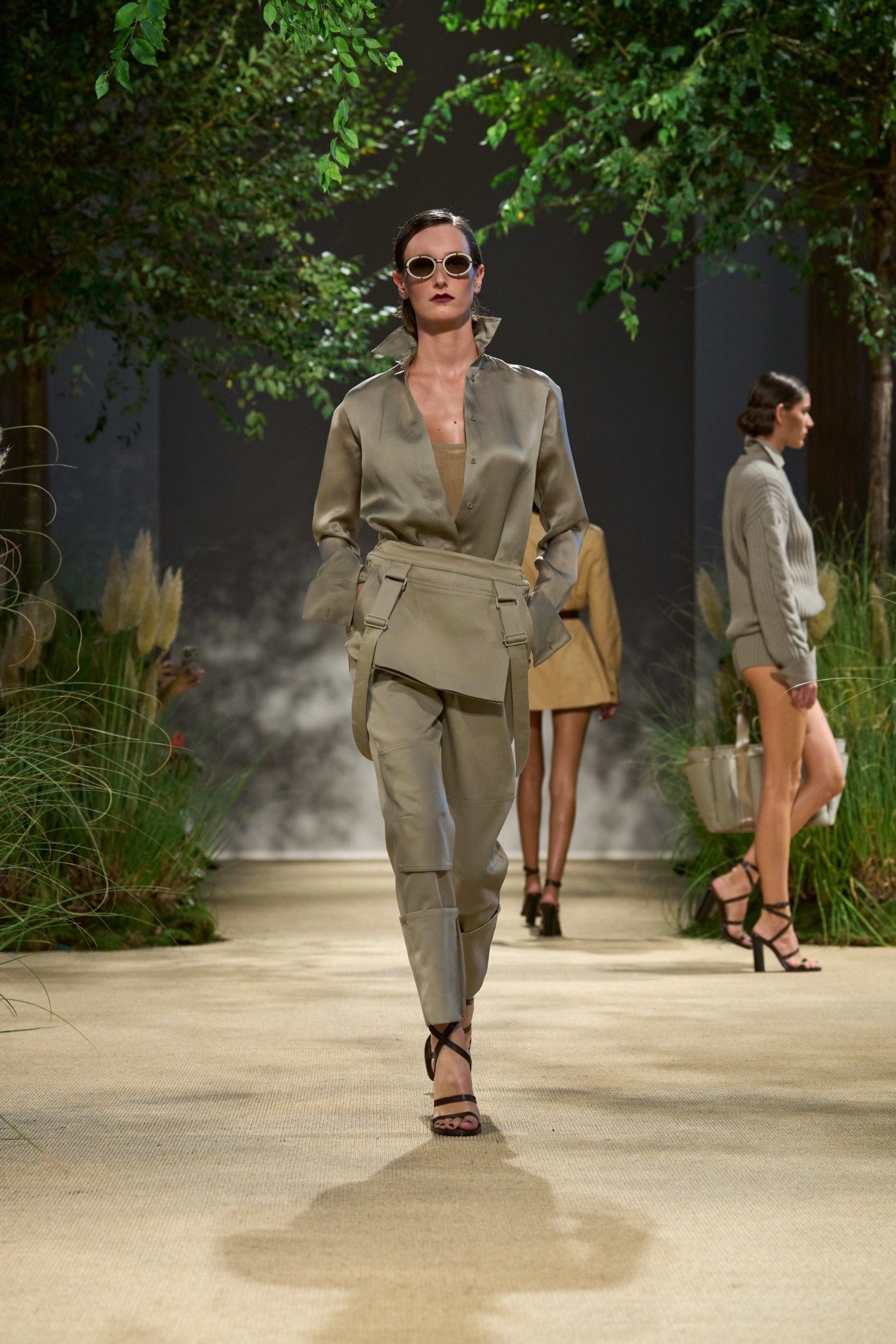 max-mara-s24-35.jpeg