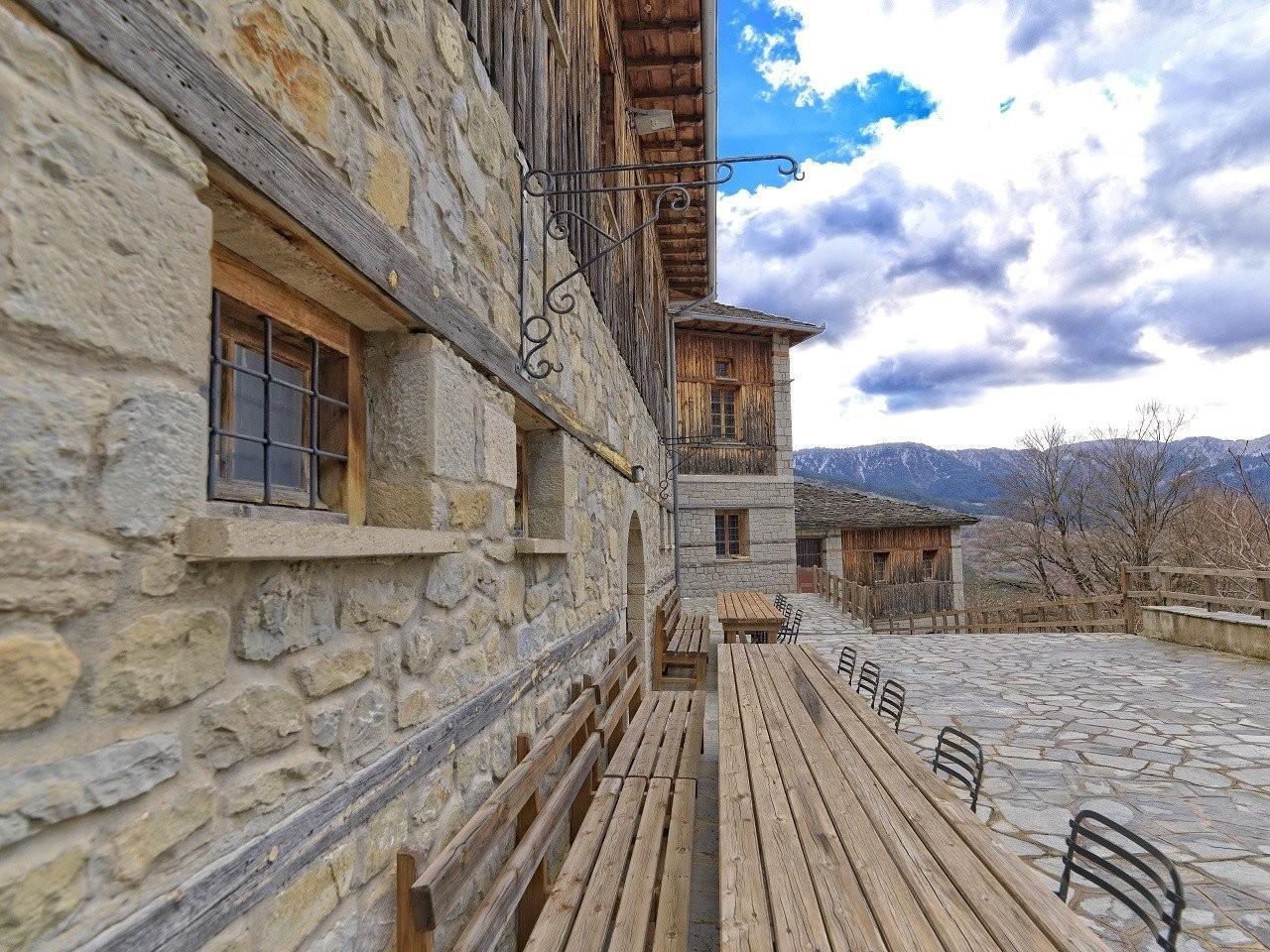 katogi-averoff-hotel-winery-exterior-area-2YUtQ.jpg