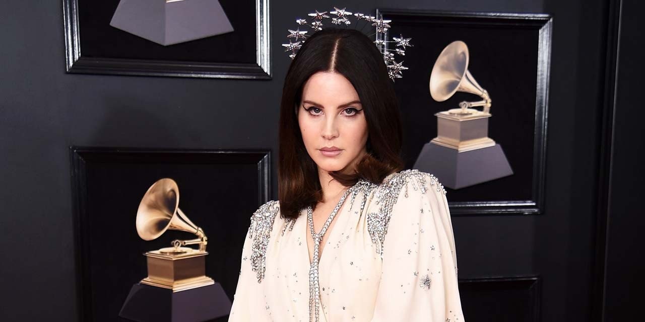 lana-del-rey-grammys-2018.jpg