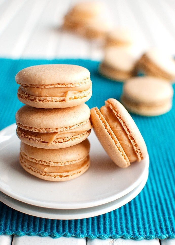 salted-caramel-macaron.jpg