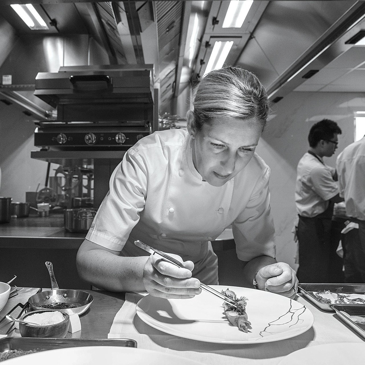 00-promo-clare-smyth.jpg