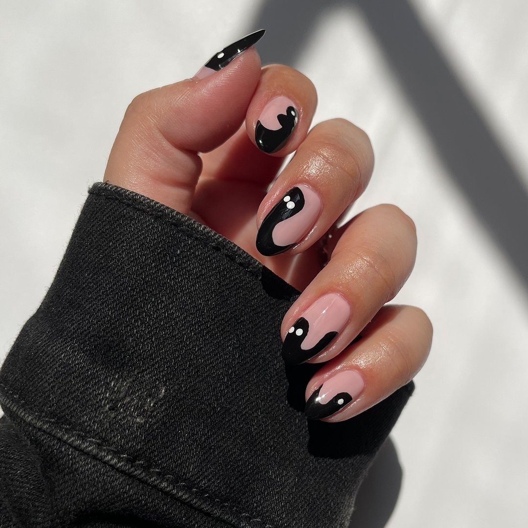 opi-nails-black.jpg