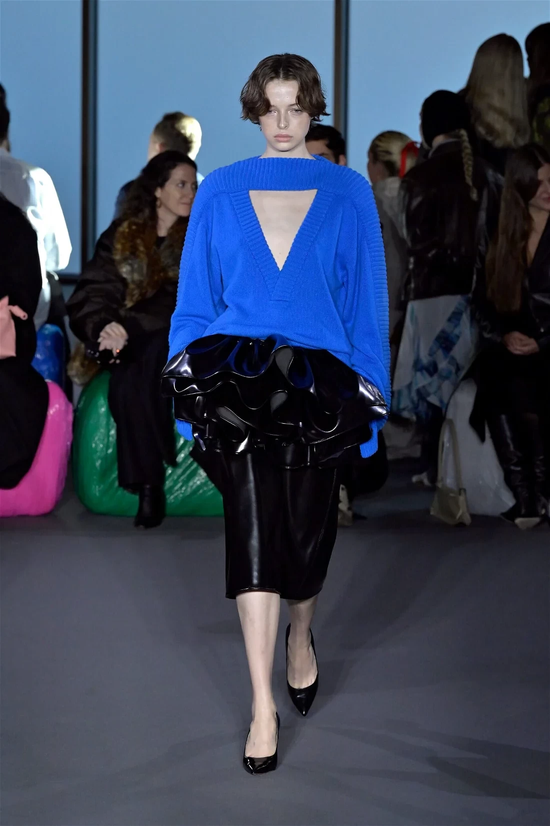 christopher-kane-ready-to-wear-fall-winter-2023-london-fashion-week-runway-008.webp