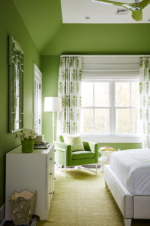 katie-ridder-seaweed-fabric-drapes-green-bedroom.png