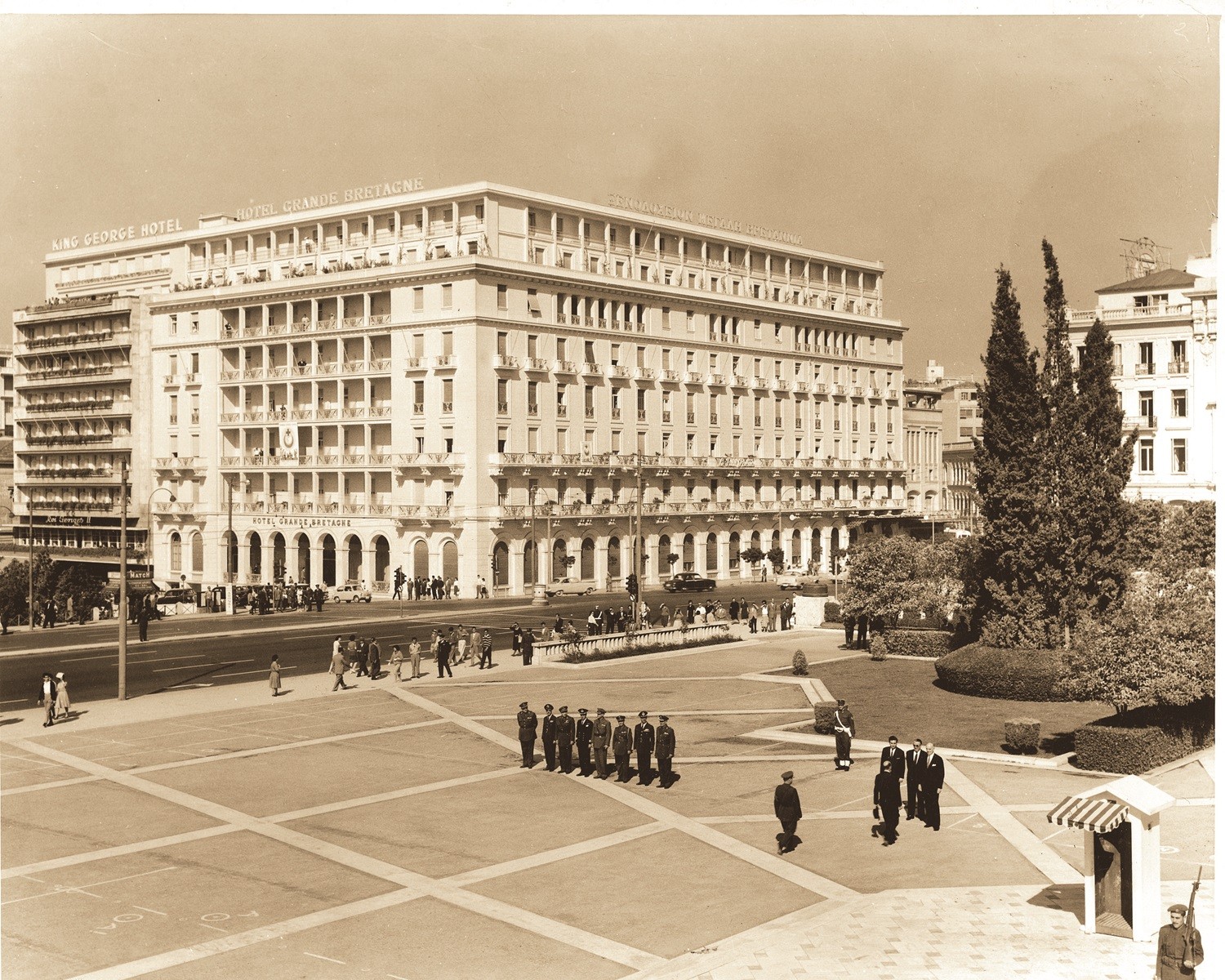 gb-always-grand-photo-2-h-prosopsi-toy-ksenodokhioy-ti-dekaetia-toy-1960.jpg