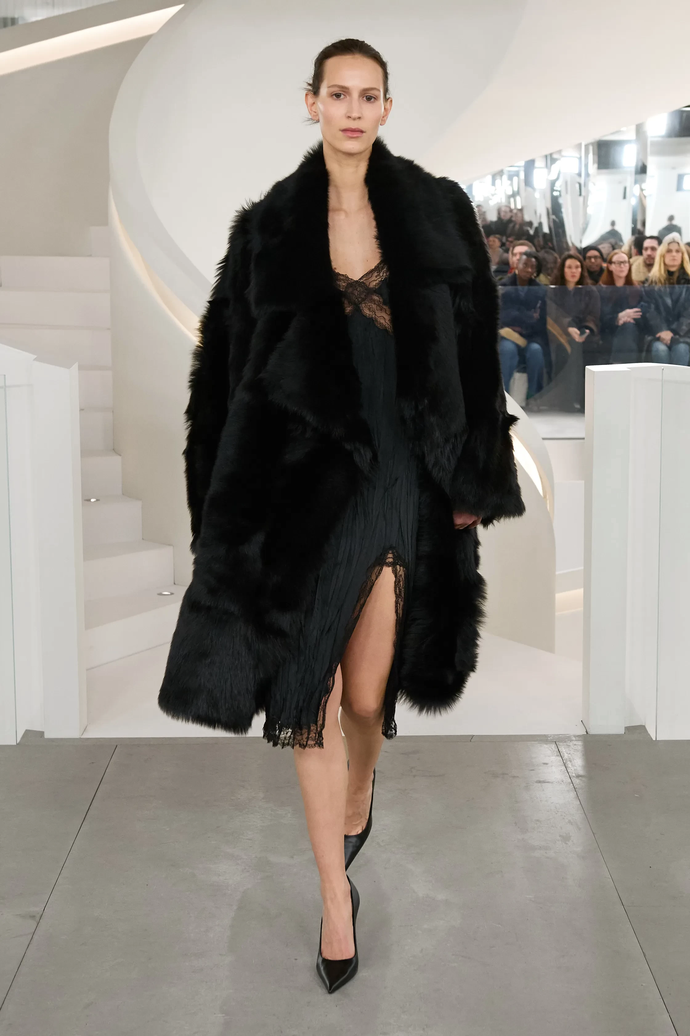 00018-michael-kors-collection-fall-2024-ready-to-wear-credit-gorunway.webp