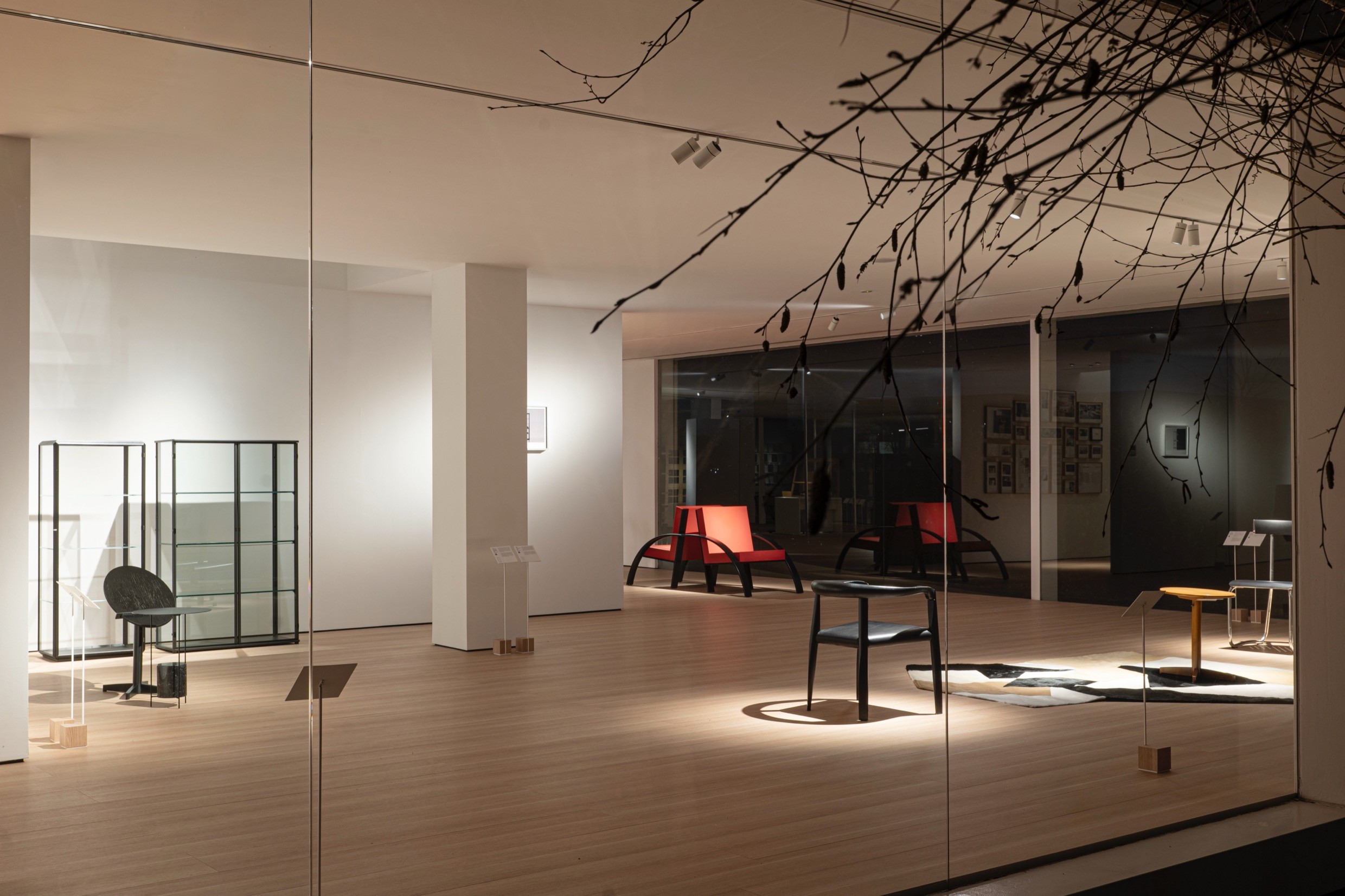 06-molteni-museum-from-the-collection-in-dialogue-ron-gilad-hr-YL1OE.jpg
