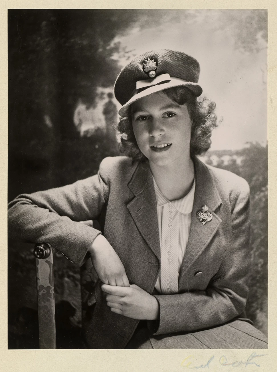 cecil-beaton-princess-elizabeth-1942.webp