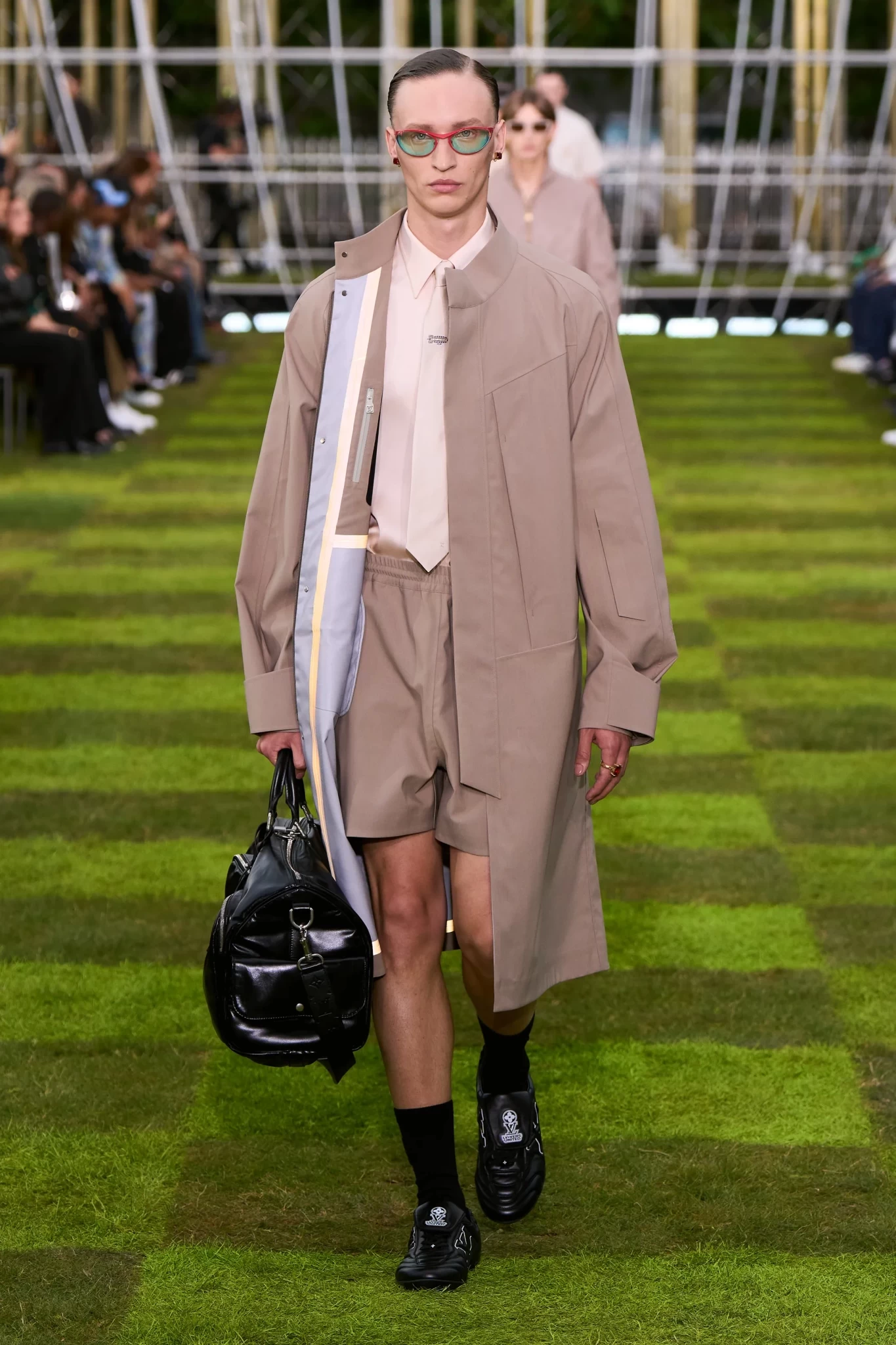 00049-louis-vuitton-spring-2025-menswear-credit-gorunway.webp