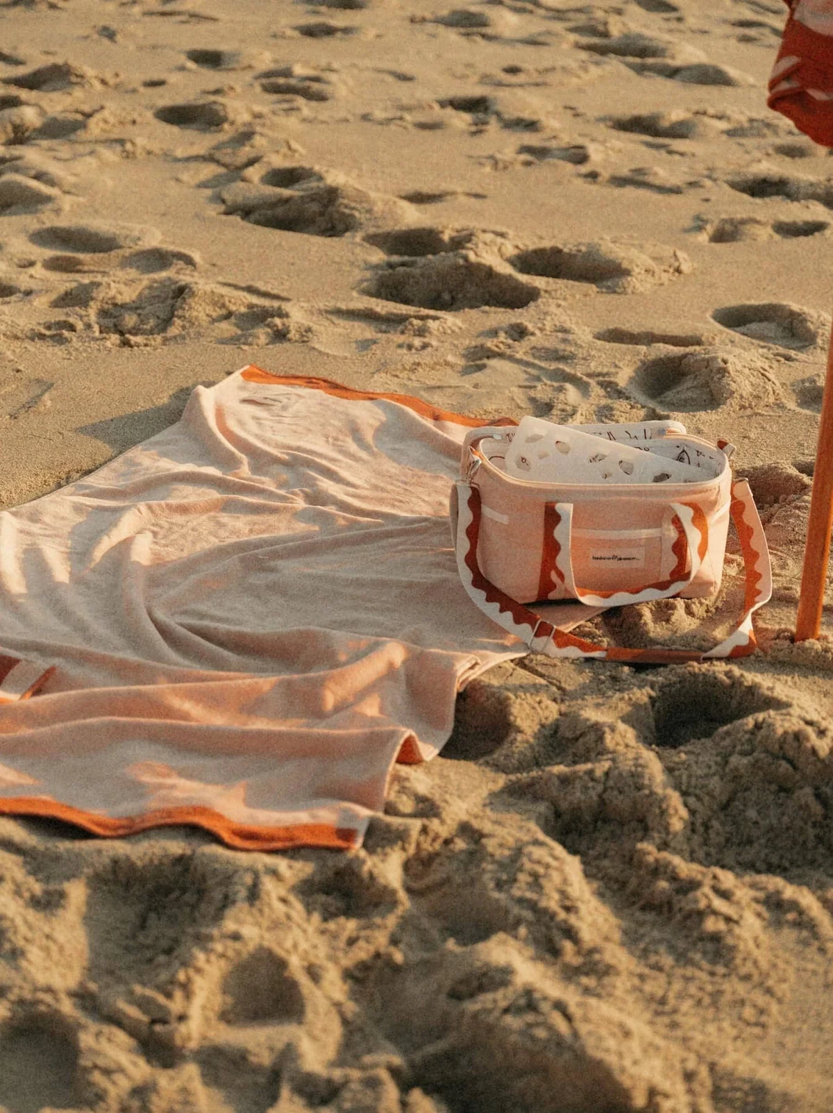 beach-towel-riviera-pink-5.webp