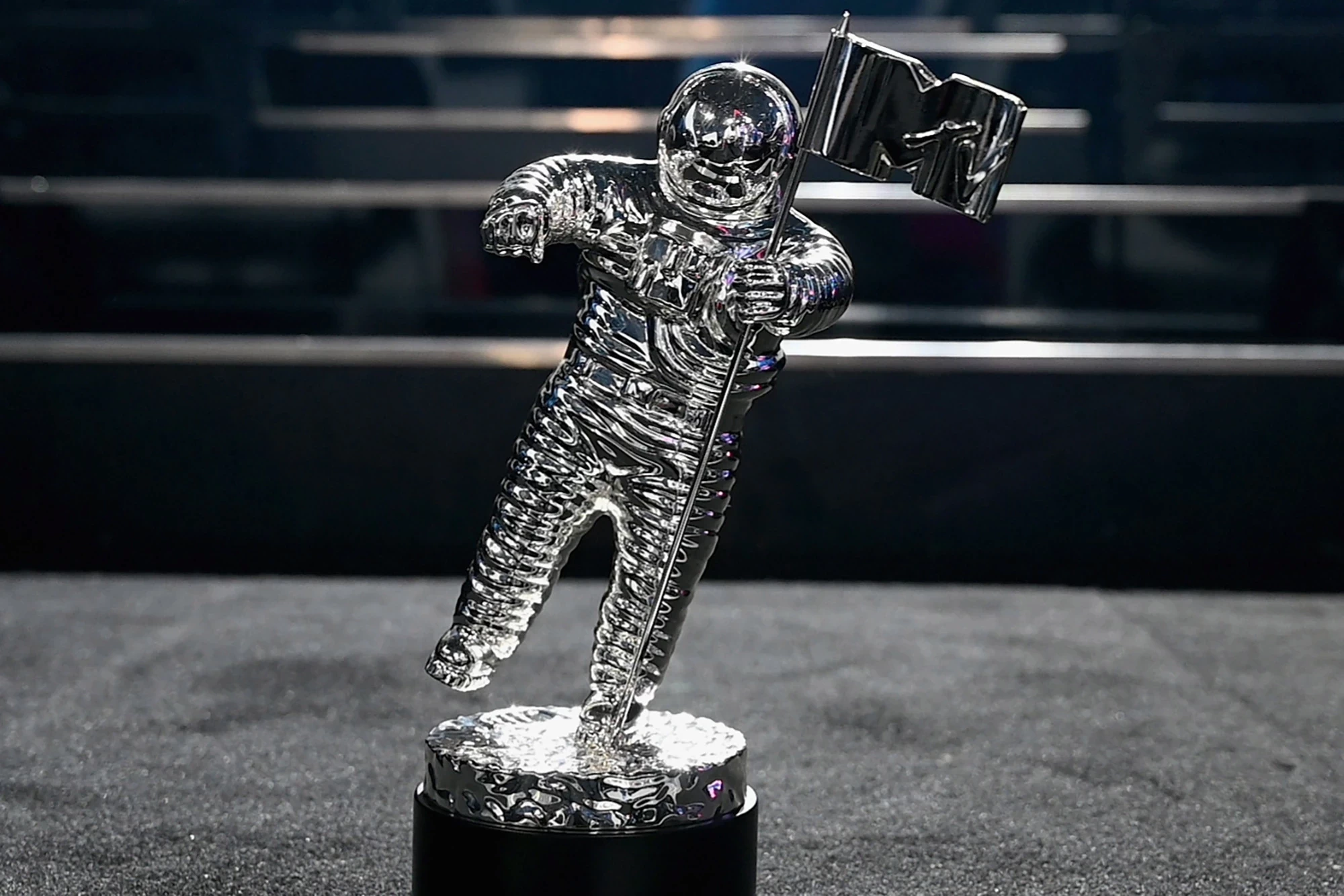 mtv-vmas-moon-man-trophy.webp