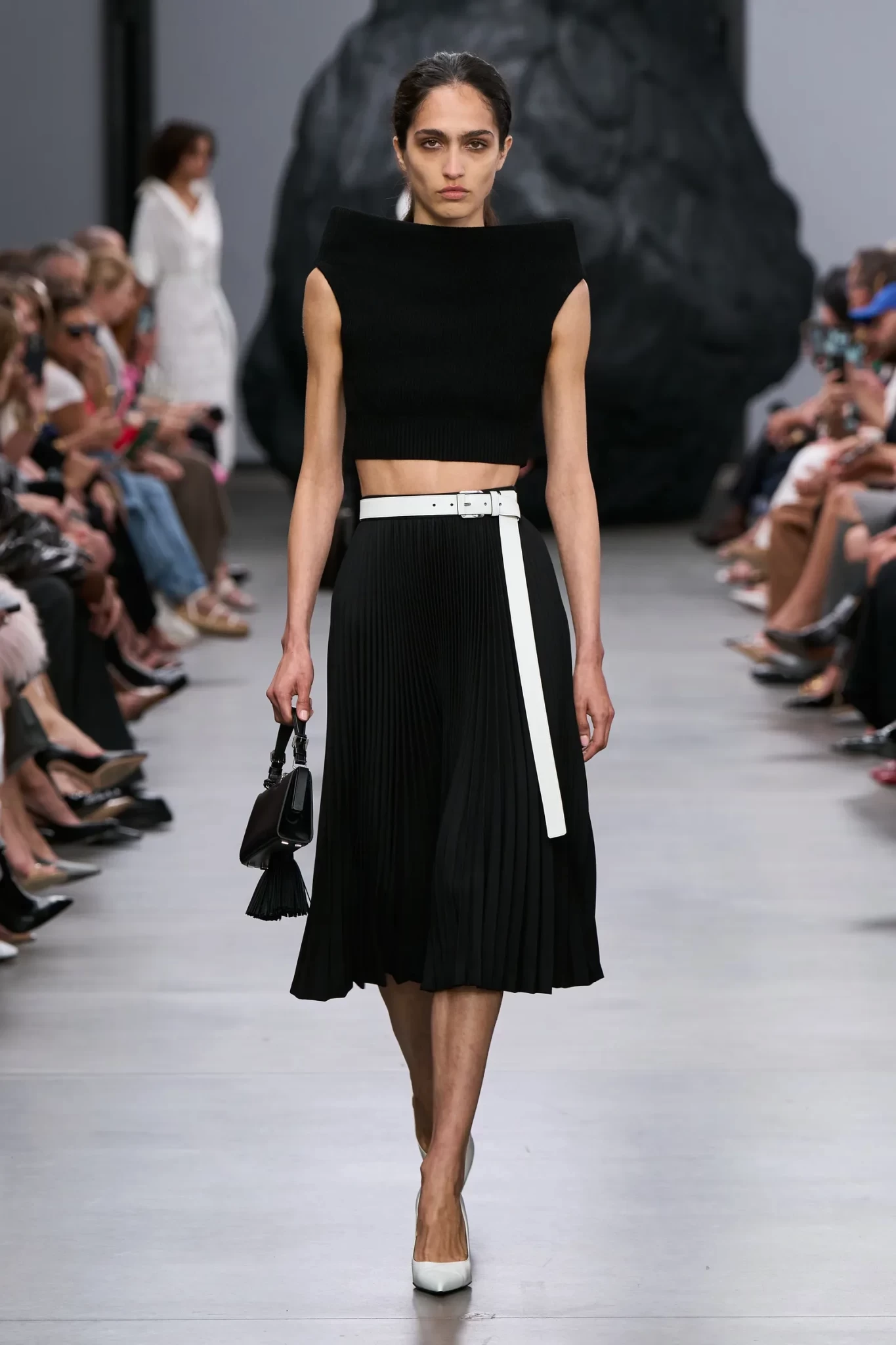 00005-michael-kors-spring-2025-ready-to-wear-credit-gorunway.webp