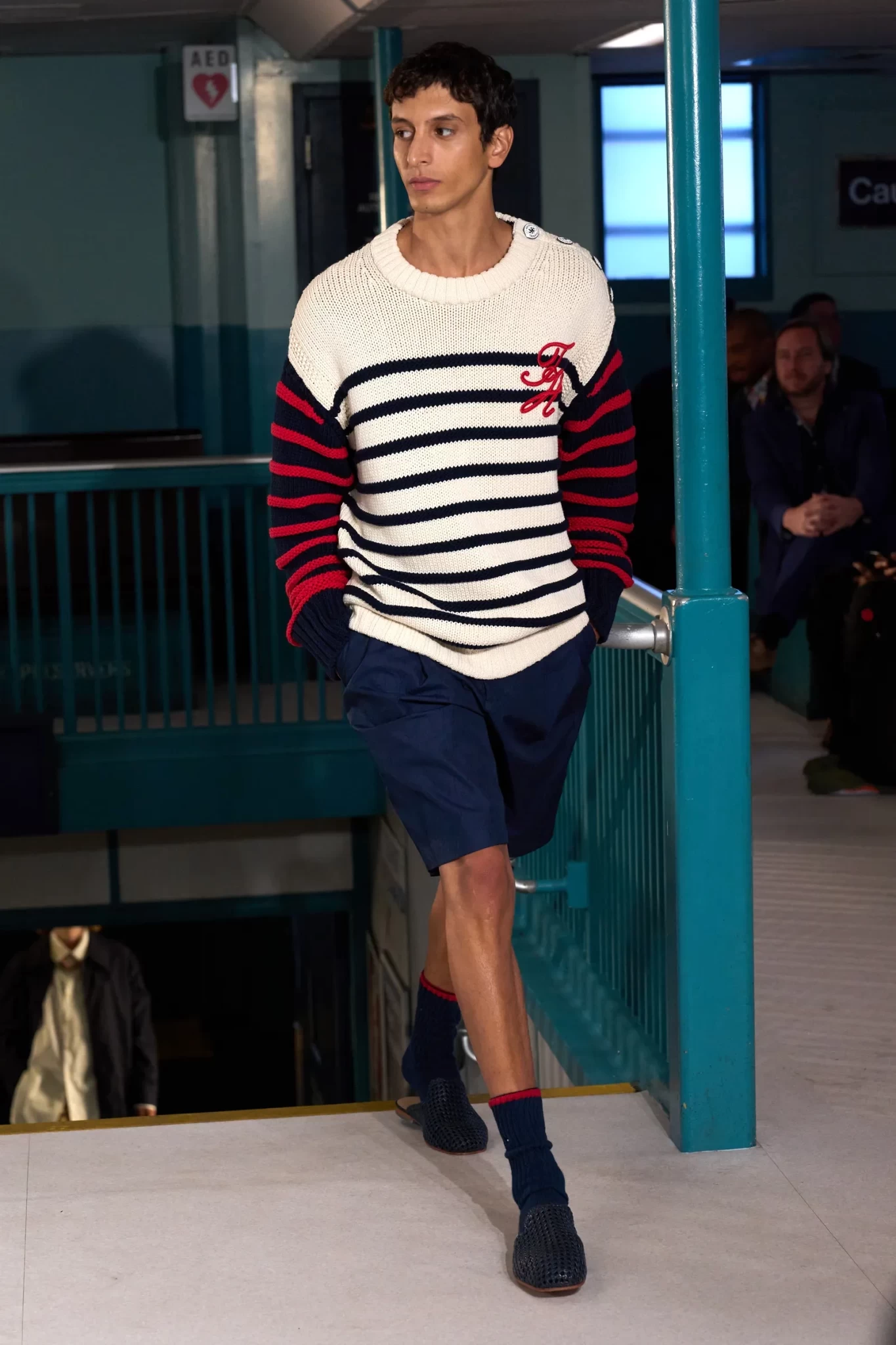 00007-tommy-hilfiger-spring-2025-ready-to-wear-credit-gorunway.webp