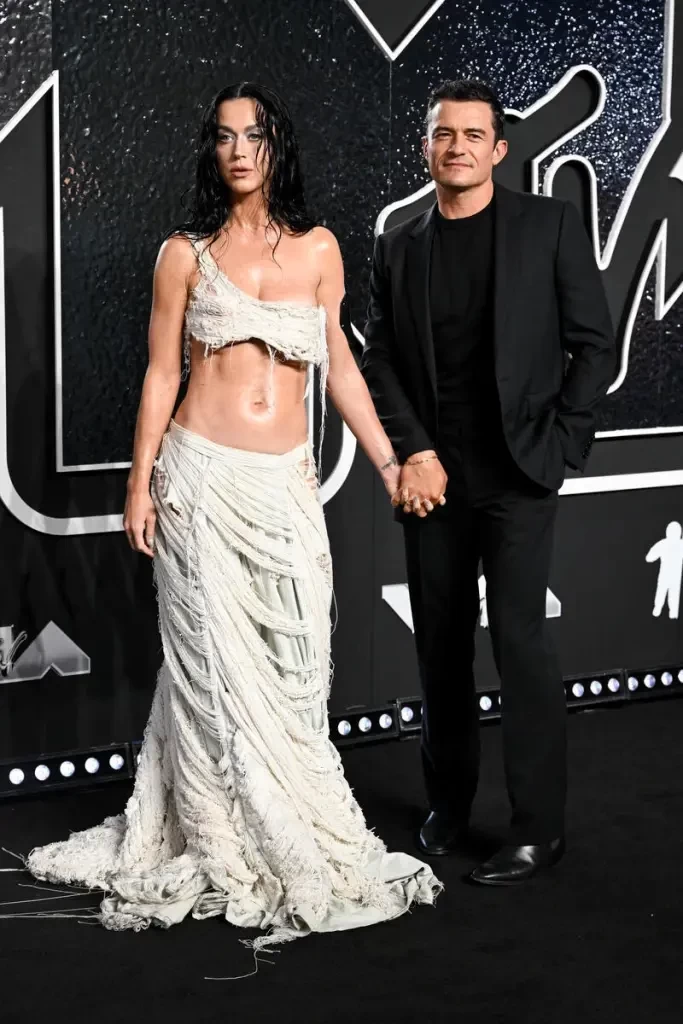 katy-perry-mtv-vmas-2024-outfit-photos-05.webp