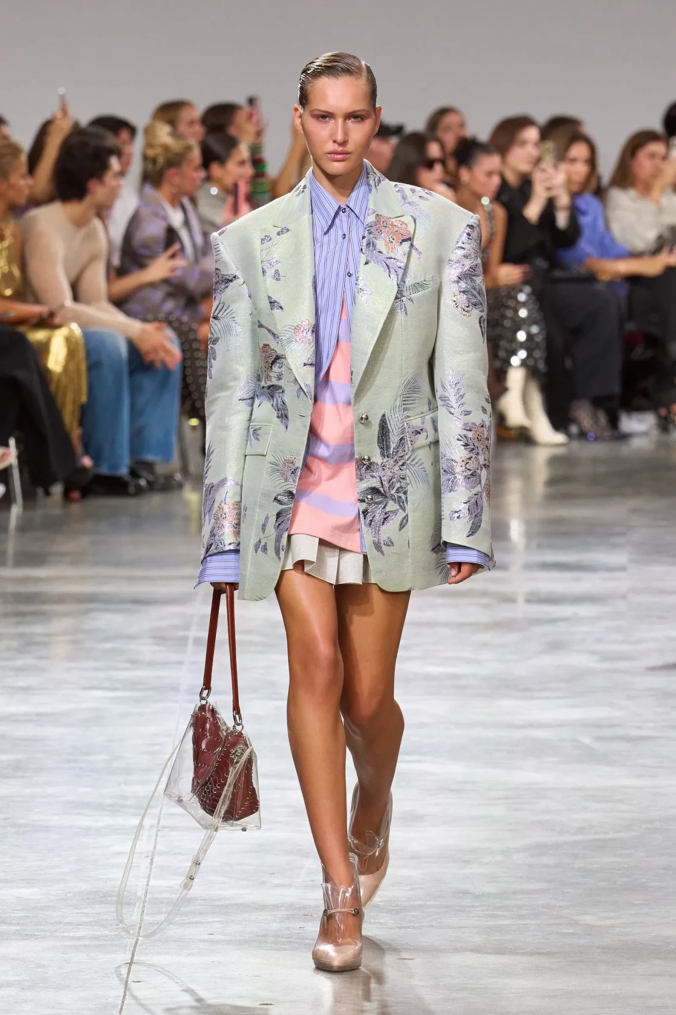 00004-rabanne-spring-2025-ready-to-wear-credit-gorunway.webp