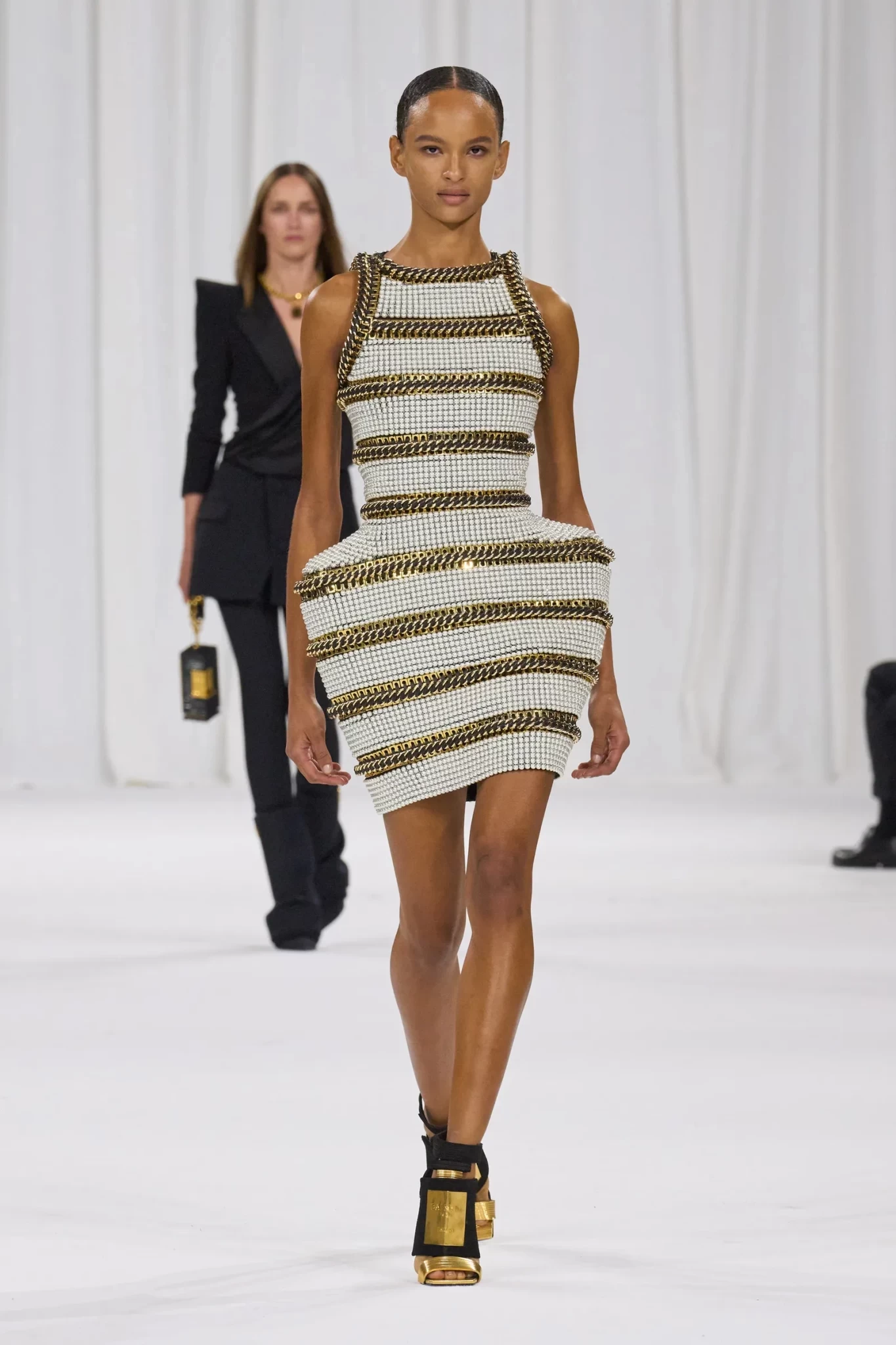 00027-balmain-spring-2025-ready-to-wear-credit-gorunway.webp