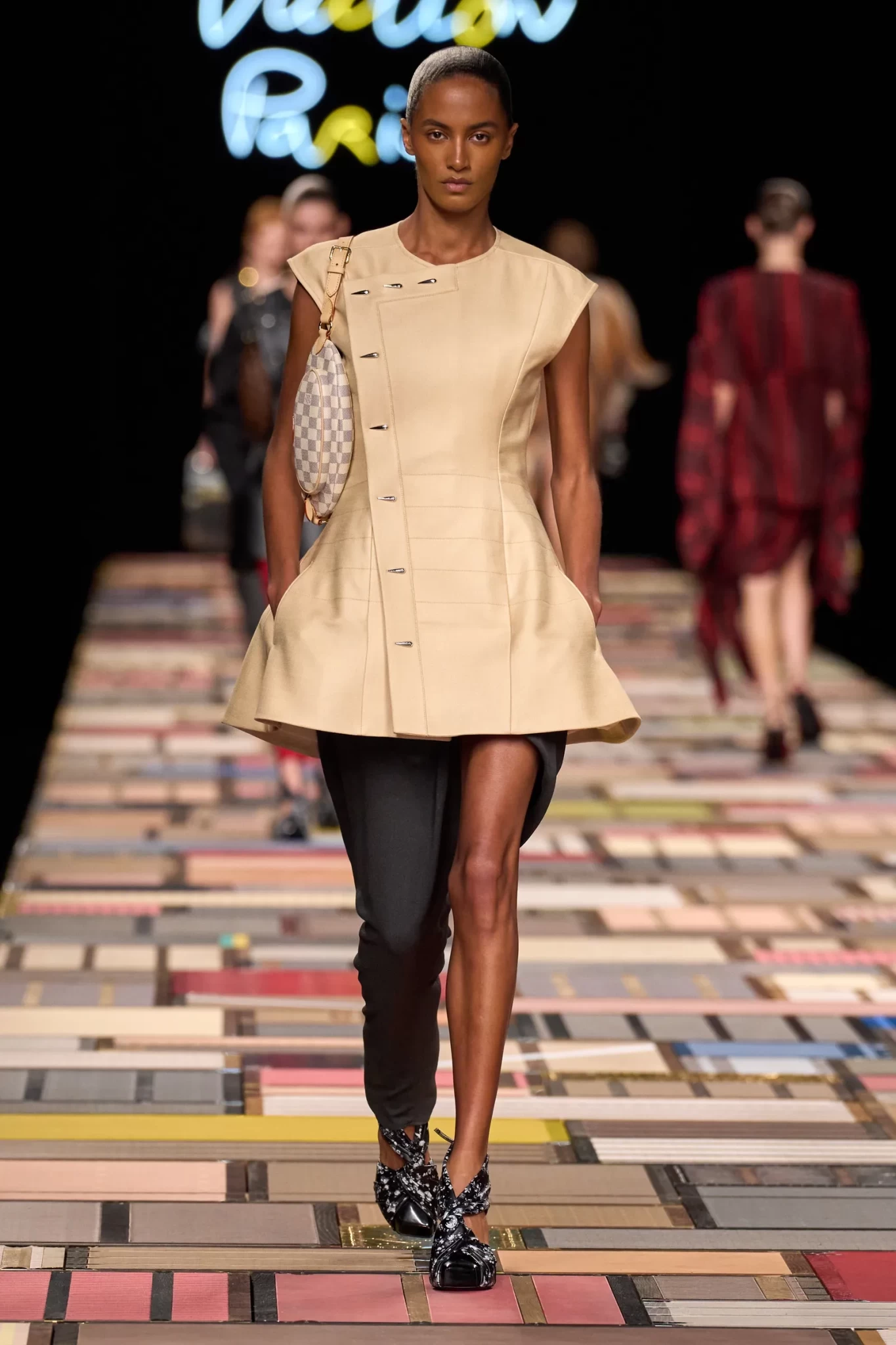 00044-louis-vuitton-spring-2025-ready-to-wear-credit-gorunway.webp