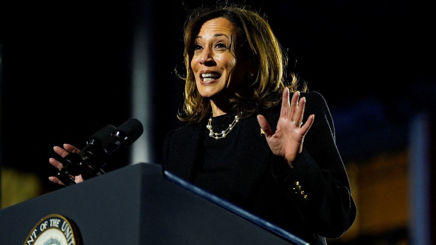 2024-11-05t023559z-1133900942-rc2qyaa8chb5-rtrmadp-3-usa-election-harris.jpg