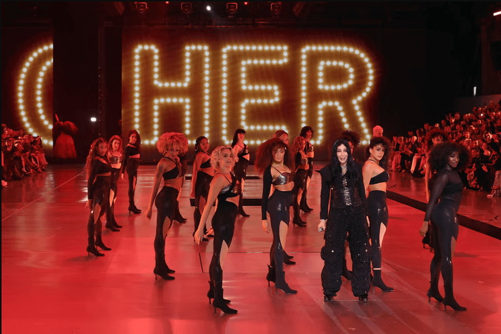 fireshot-capture-242-cher-performs-during-the-2024-victorias-secret-fashion-show-news-phot-hipshearstappscom.png