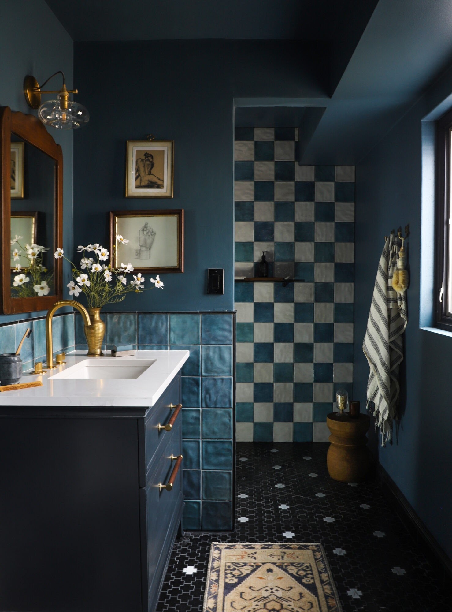 ispydiy-loftbluebathroom4-1-1478x2000.jpg