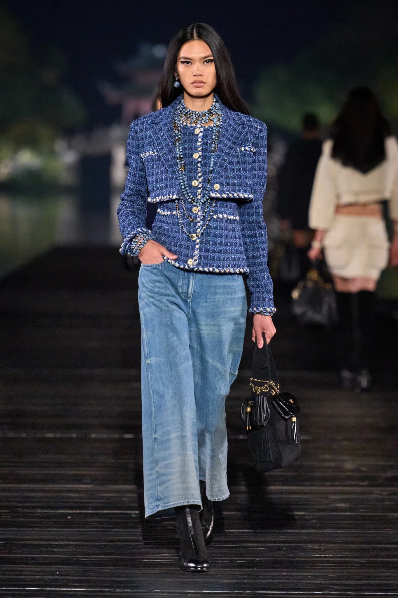 00033-chanel-pre-fall-2025-credit-gorunway.webp