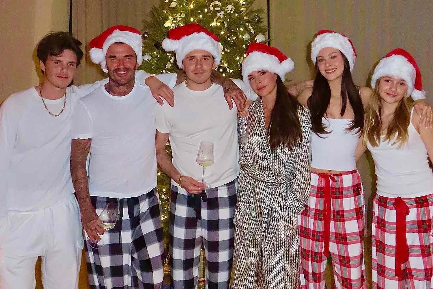 victoria-david-beckham-christmas-122323-02-371a93c8d93a42be8c788b1e4167559b.jpg