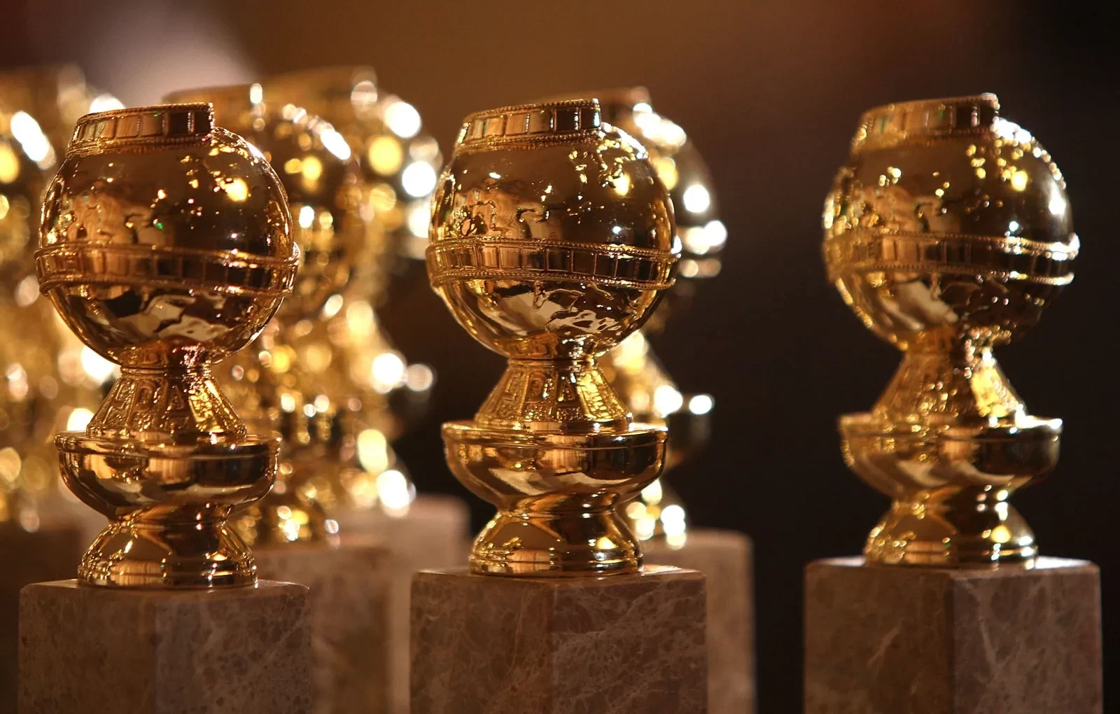 golden-globe-statuettes.webp