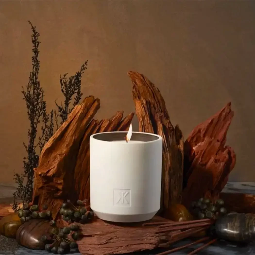 maison-francis-kurkdjian-au-17-scented-candle-geurkaars-1.webp