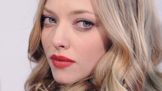 amanda-seyfried-red-lips.jpg