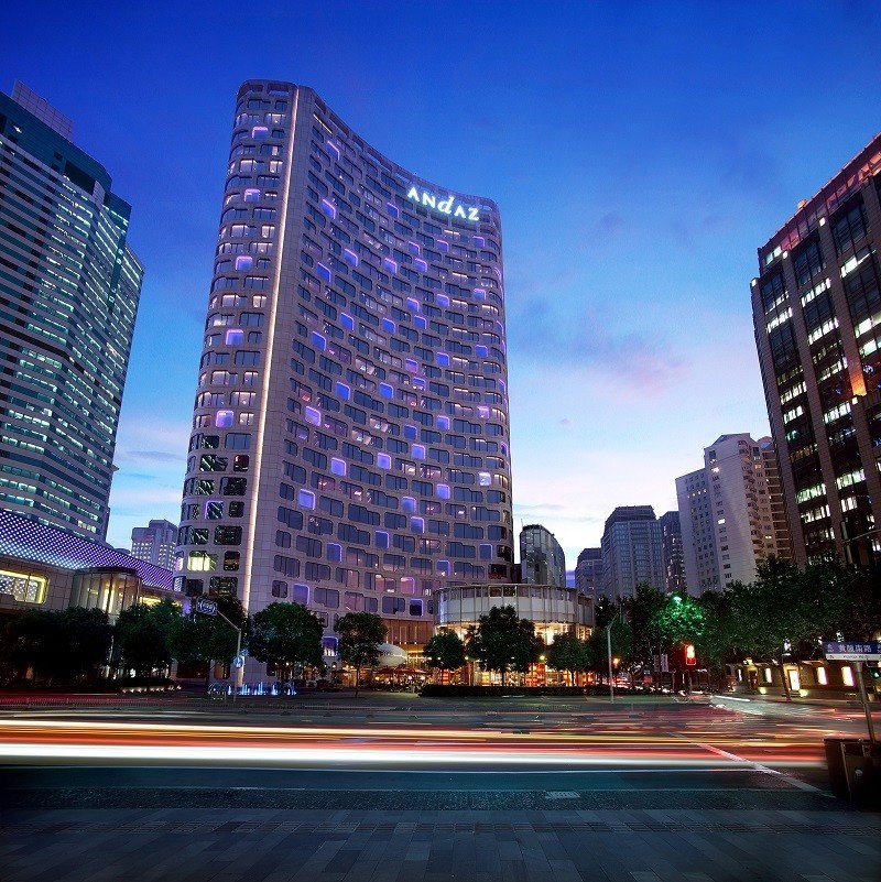 andaz-xintiandi-shanghai-exterior-2m.JPG