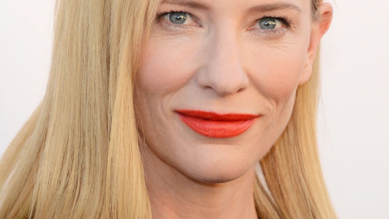 cate-blanchett-red-lips.jpg