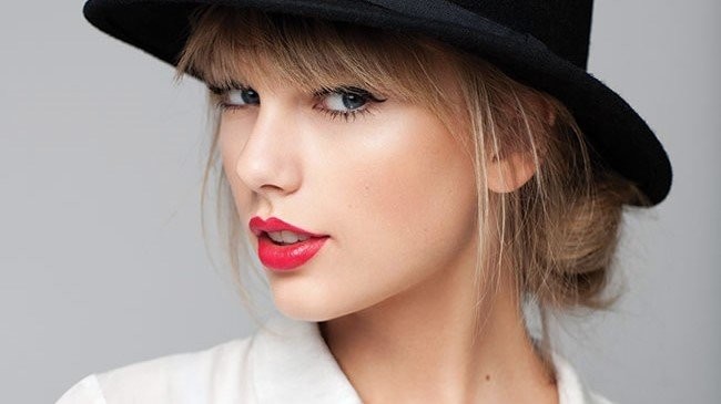 taylor-swift-red-lips.jpg