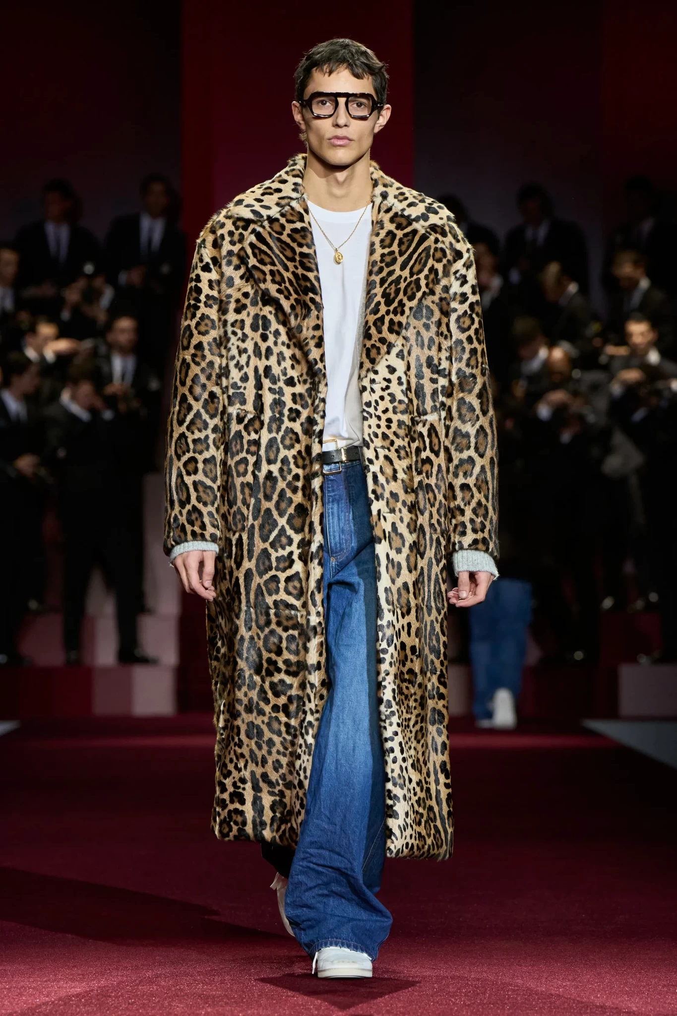 00004-dolce-and-gabbana-fall-2025-menswear-credit-gorunwayjpg.webp