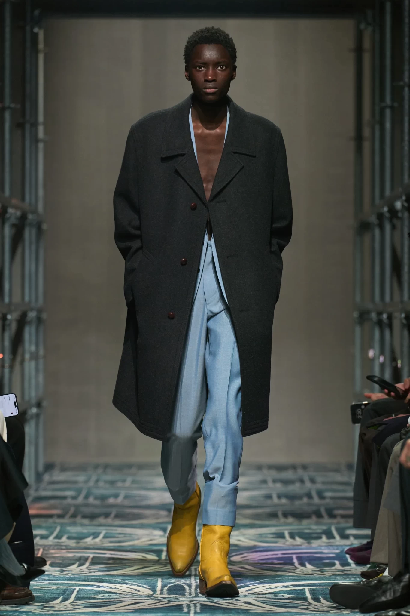 00004-prada-fall-2025-menswear-credit-gorunway.webp