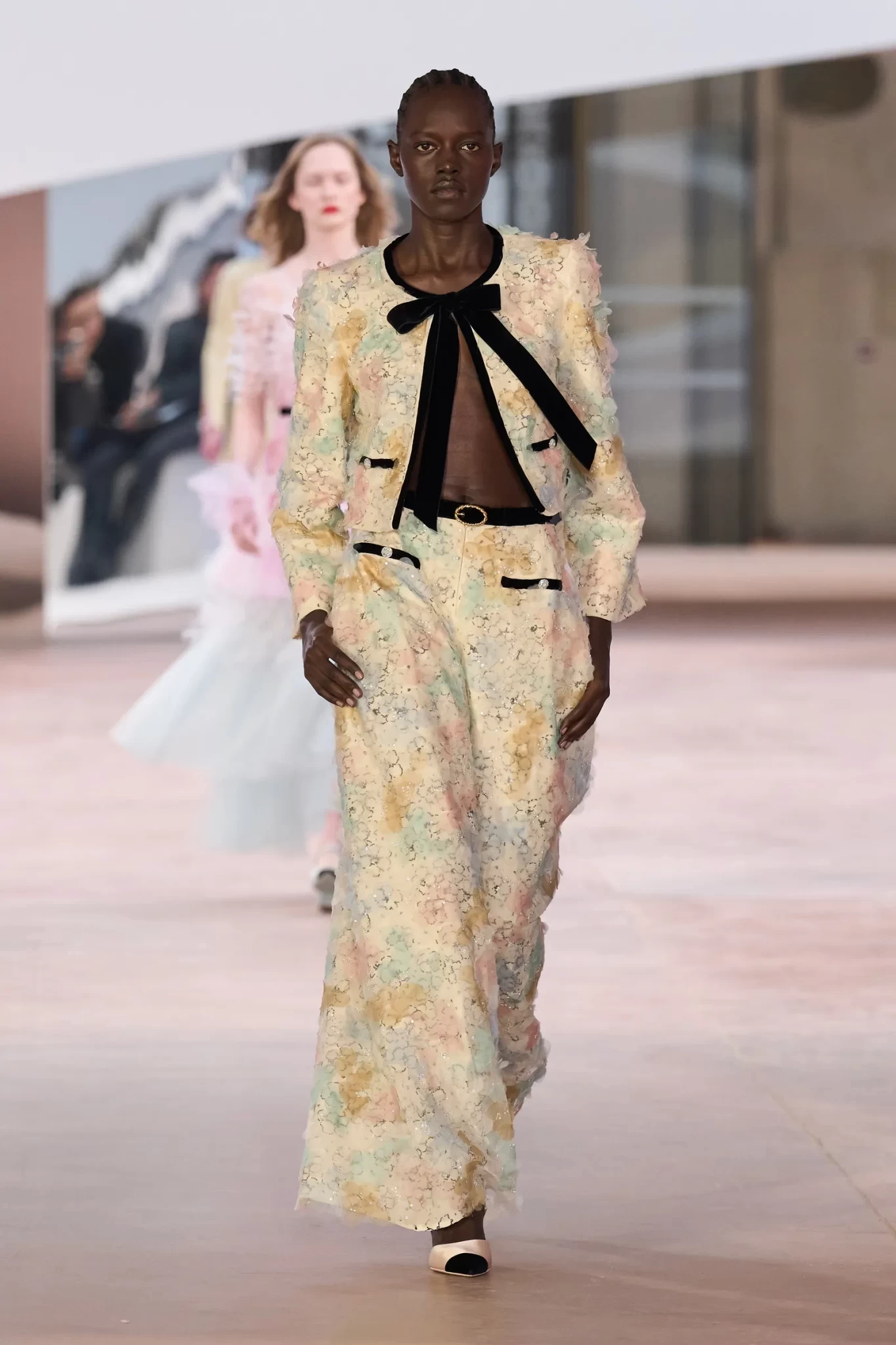 00005-chanel-spring-2025-couture-credit-gorunway.webp