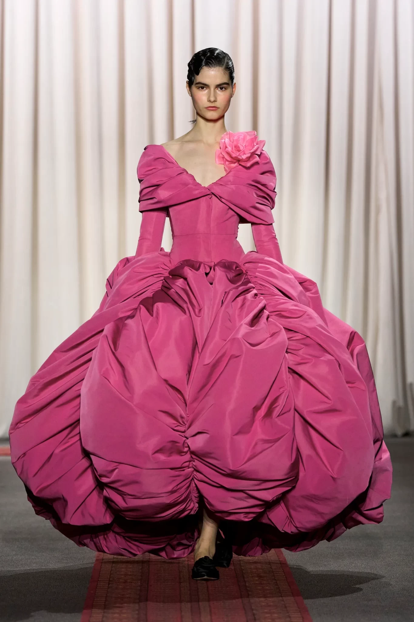 00007-giambattista-valli-spring-2025-couture-credit-gorunway.webp