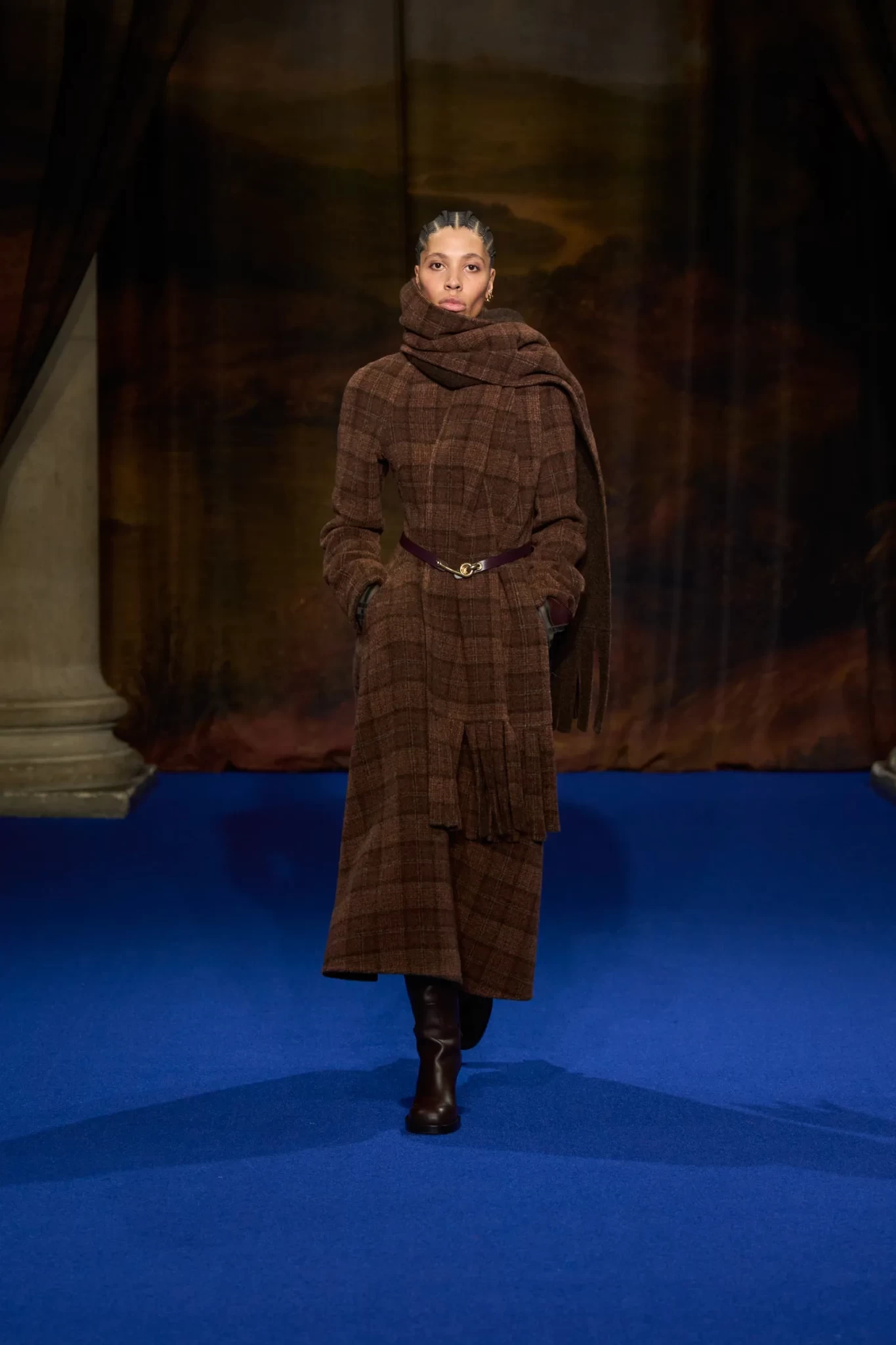 00003-burberry-fall-2025-ready-to-wear-credit-gorunway.webp